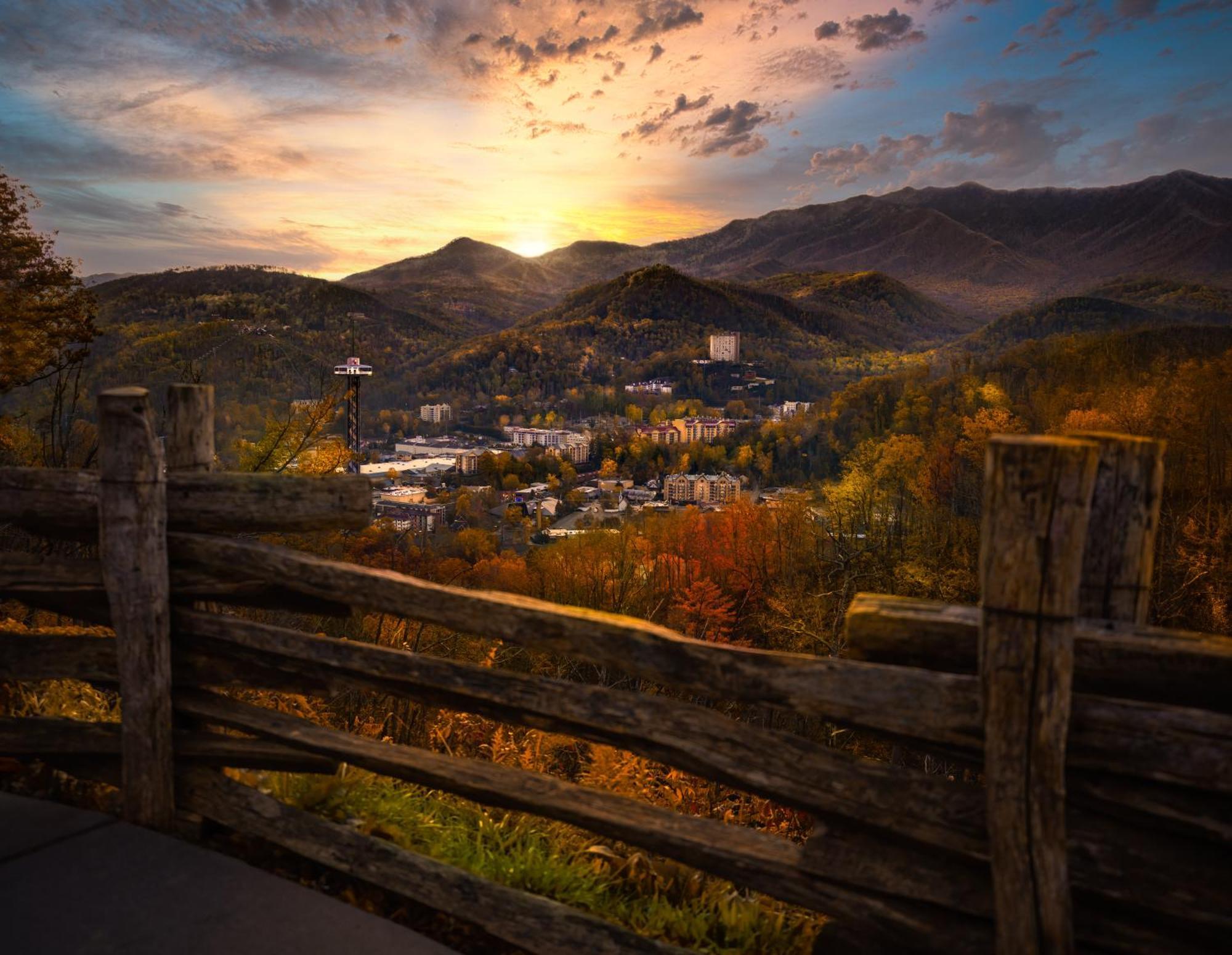 Majestic View Lodge, Amazing Views, Hot Tub, 1089 Free Tickets Each Paid Day, Dollywood And More Gatlinburg Dış mekan fotoğraf