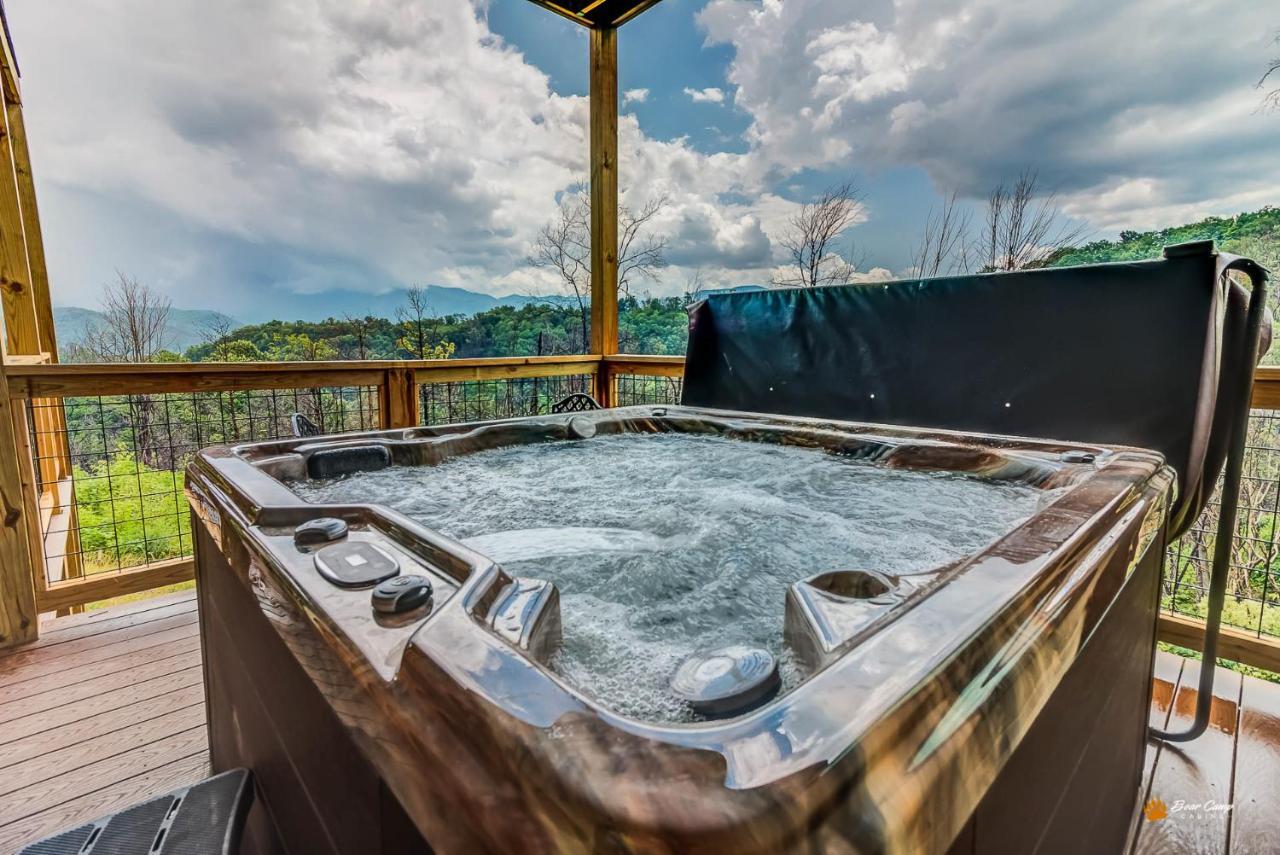 Majestic View Lodge, Amazing Views, Hot Tub, 1089 Free Tickets Each Paid Day, Dollywood And More Gatlinburg Dış mekan fotoğraf