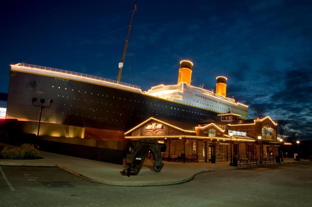 Majestic View Lodge, Amazing Views, Hot Tub, 1089 Free Tickets Each Paid Day, Dollywood And More Gatlinburg Dış mekan fotoğraf